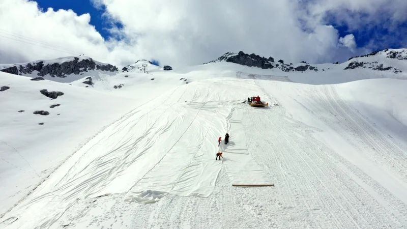 FabiFlu, Glacier In Italy