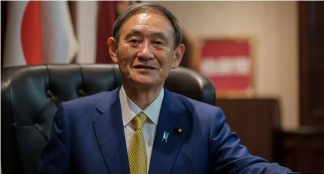 Shinzo Abe, Yoshihide Suga, 