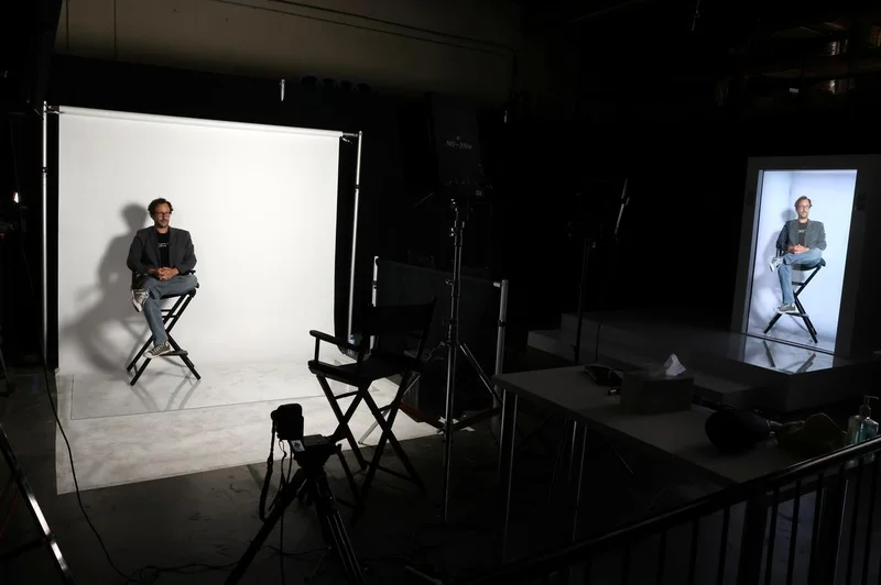 US tech firm PORTL creates phone booth-sized hologram machine for calls 