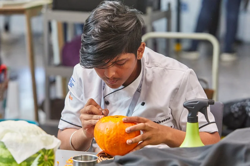 Yeshwanth Kumar Umasankar - Live Carving