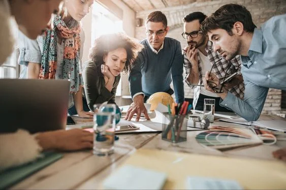 Are You An Extrovert? These 6 Career Pat