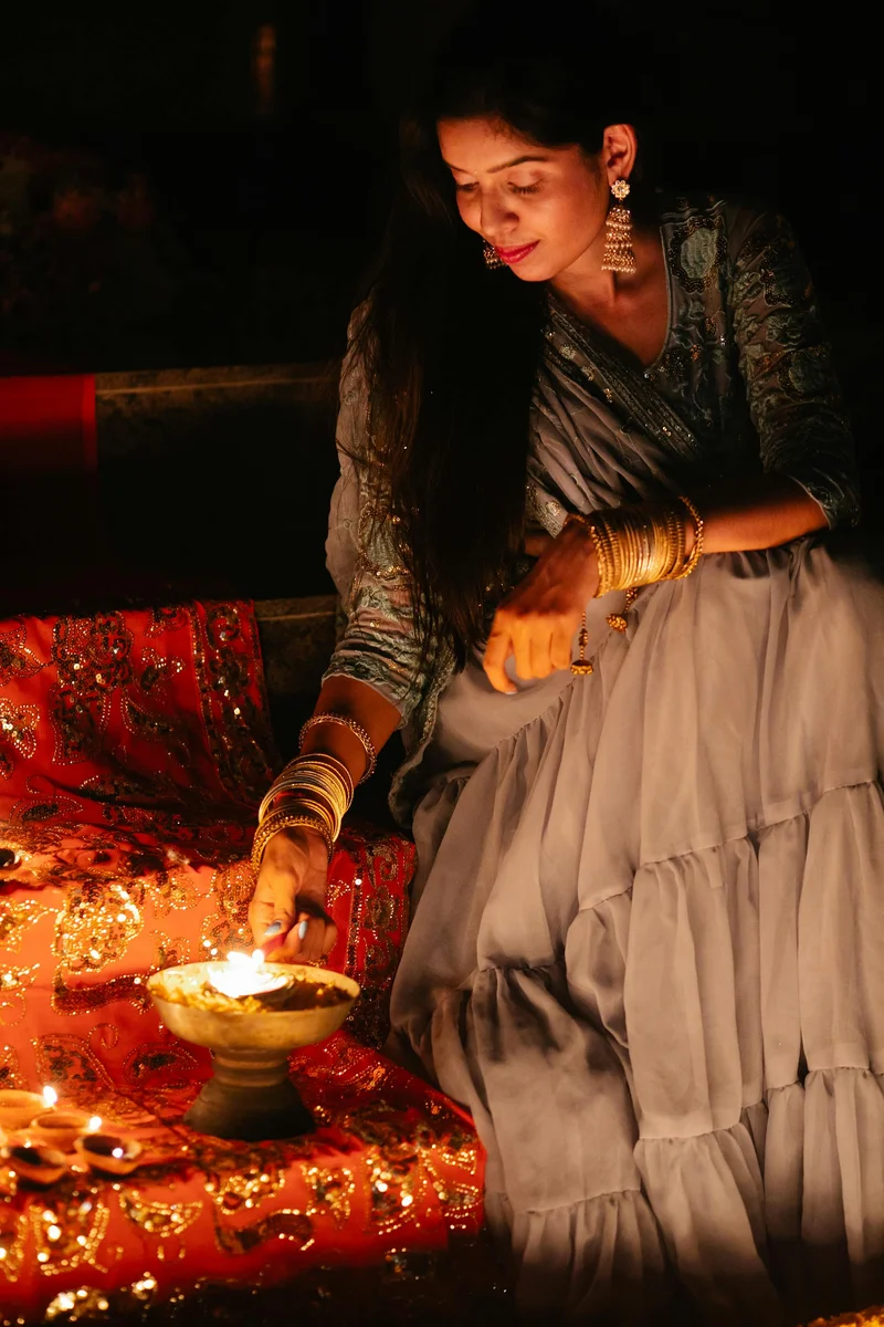 Festive Fashion: Saree &amp; Lehenga Sty