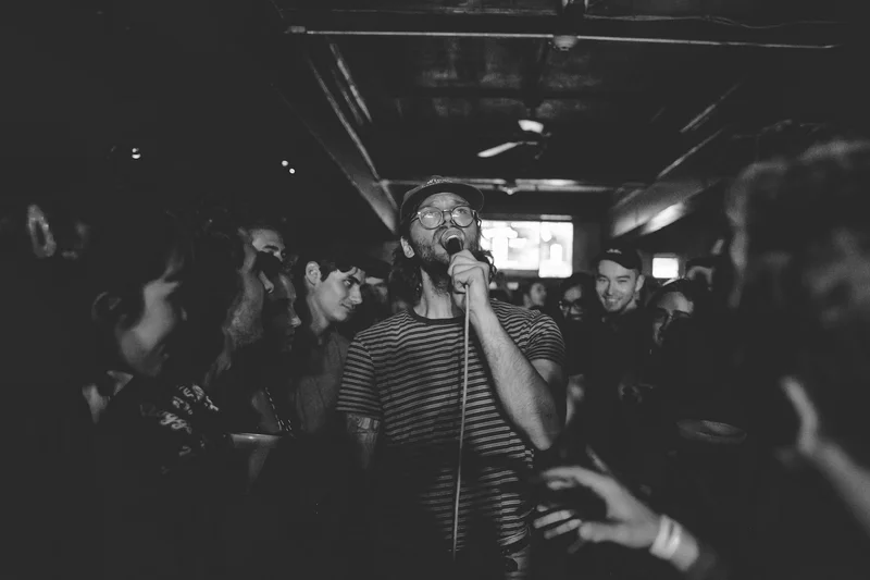 Love Singing? This Online Karaoke Singin
