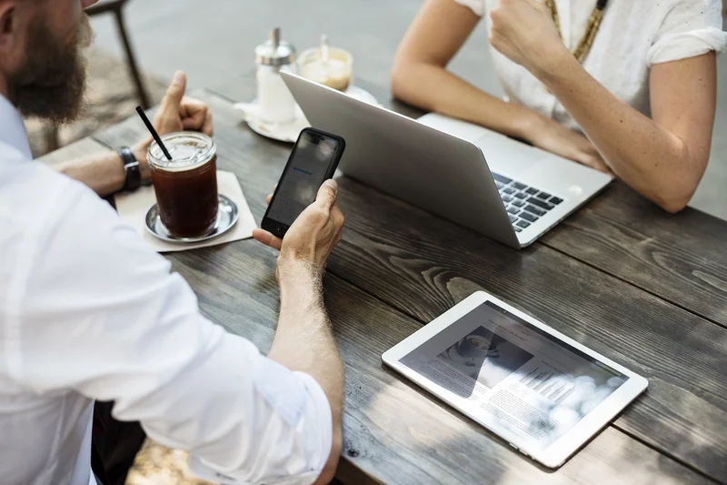 Freelancing v/s Full-Time: Weighing out 
