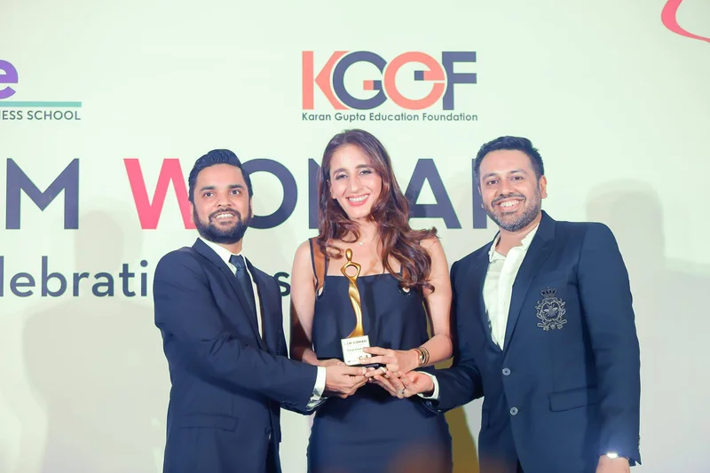 I AM Woman - Farah Ali Khan