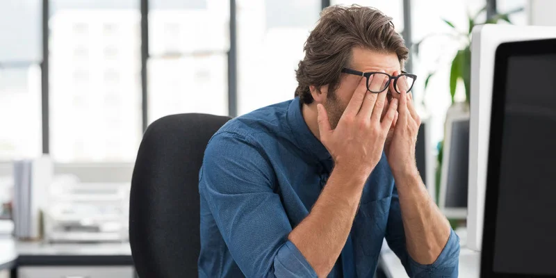 everyday habits damaging your eyes